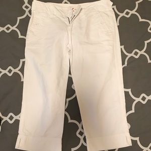 Maurice’s white size 3/4 Capri